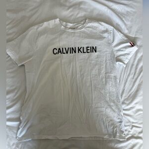 Calvin Klein t shirt